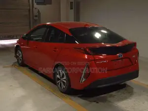 Toyota Prius 2020 Red