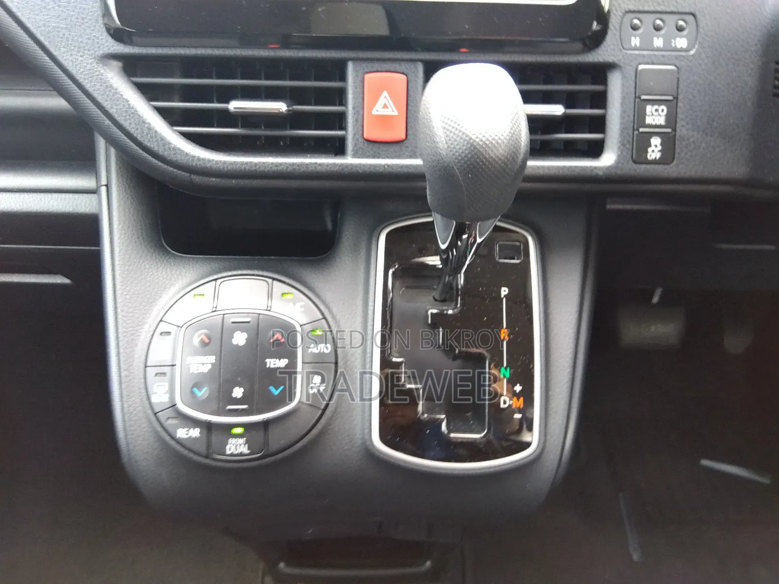 Toyota Noah 2020 Pearl