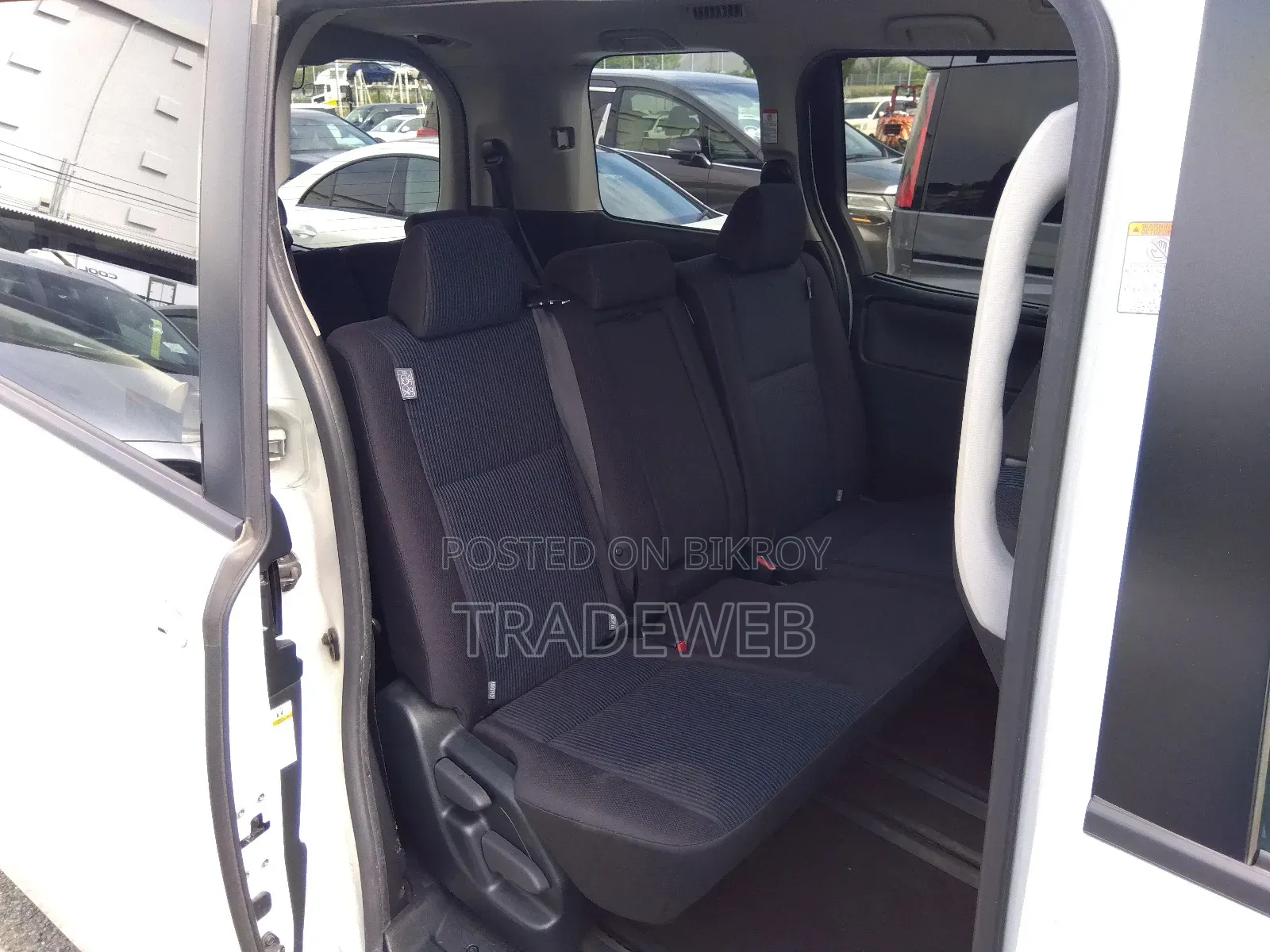 Toyota Noah 2020 Pearl
