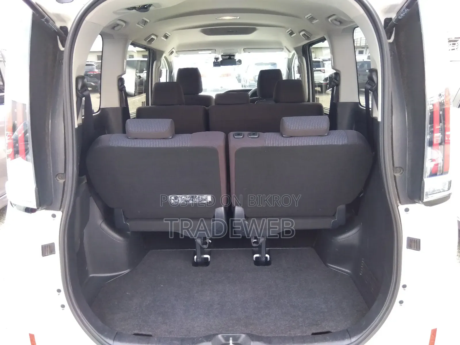 Toyota Noah 2020 Pearl