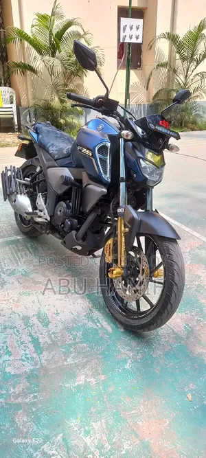 Yamaha 2021 Blue