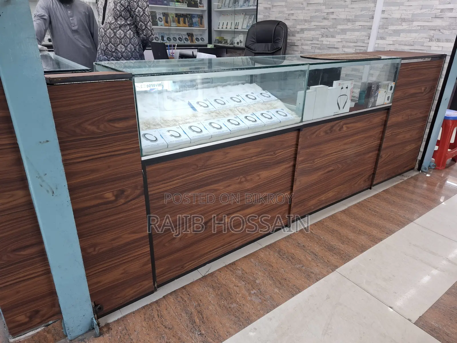 Mobile Desk For Mobile Shop