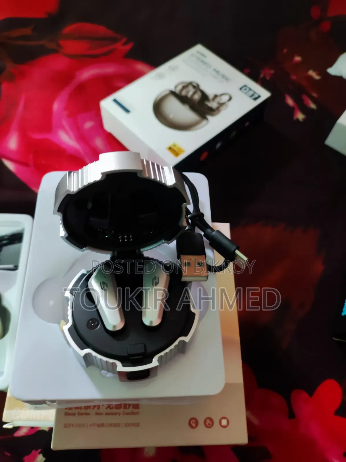 Authentic Air Pods. Chaina Thaka Import Original Chainess Air