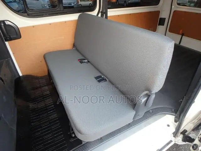 Toyota HiAce 2021 White