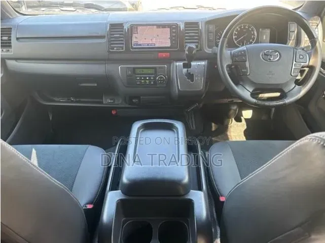 Toyota HiAce 2021 Pearl
