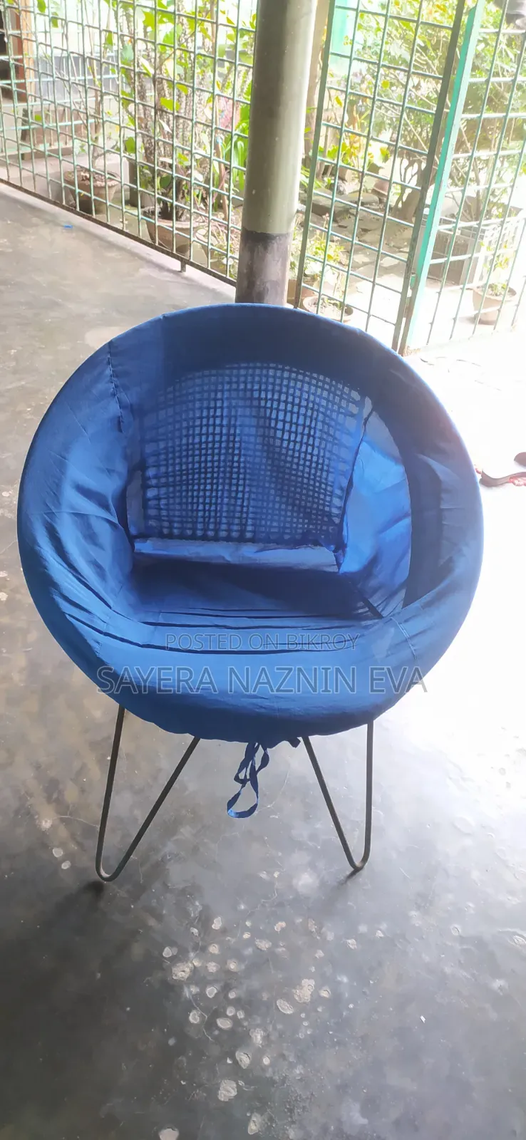 4 Metal Chairs and 1 Metal Table