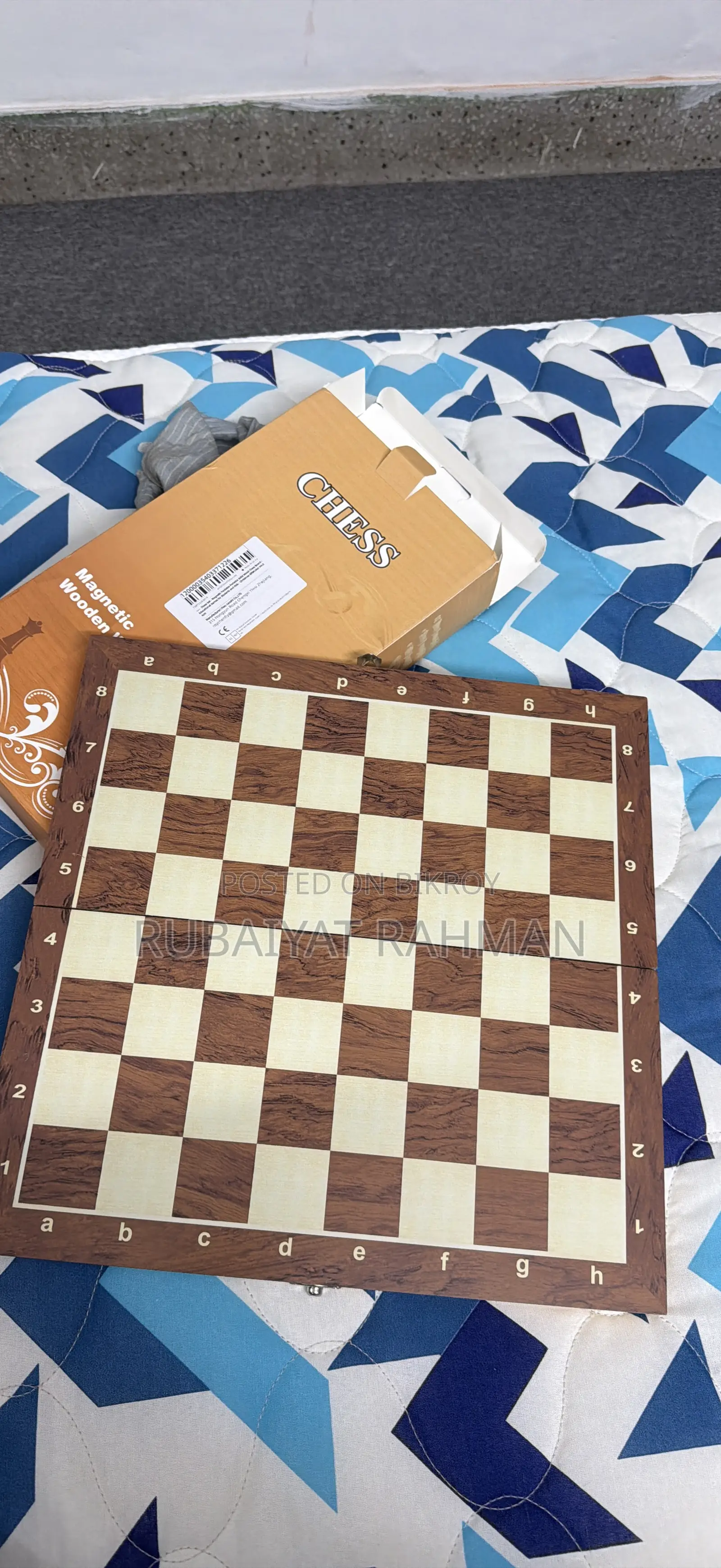 Chess Set- Magnetic Foldable Solid Wood Chess Board - 34x34 Cm