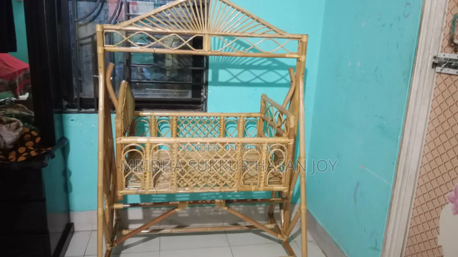 সম্পূর্ণ বেতের তৈরি একদম ফ্রেশ বাসায় জায়গা না থাকার কারণে বিক্রি করা