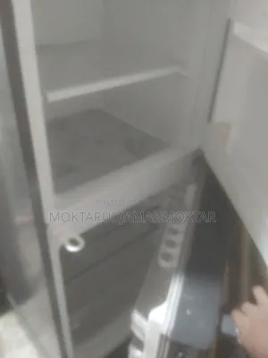 একটি ওয়ালপুল ফ্রিজ বিক্রি করা হবে