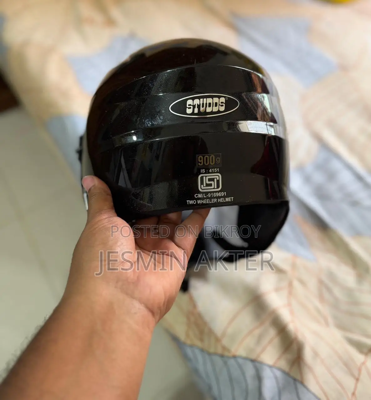 স্টাডস ব্ল্যাক হেলমেট