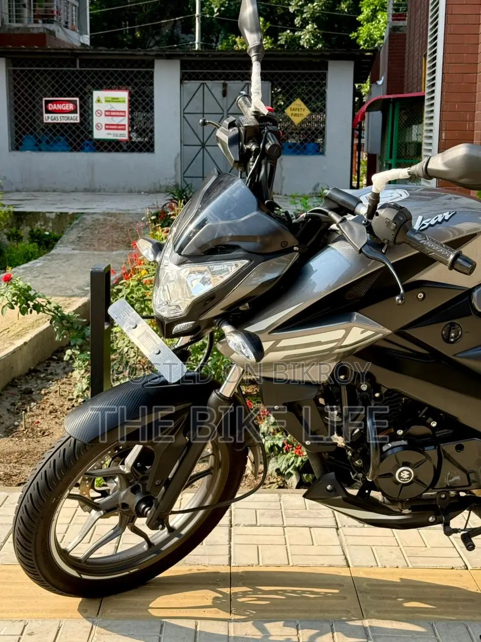 Bajaj Pulsar NS125 2025 Gray