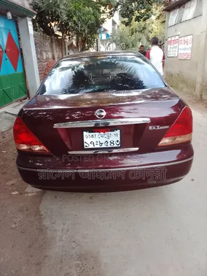 Nissan Sunny 2005 Red