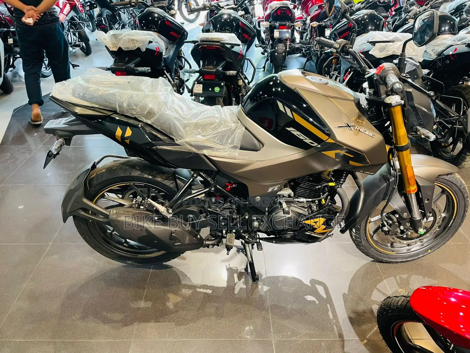 New Hero Xtreme 160R 4V 2026 Black