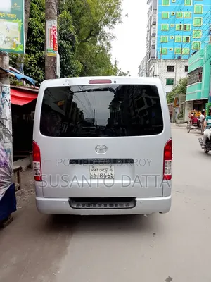 টয়োটা হাইএস ২০১২ সিলভার
