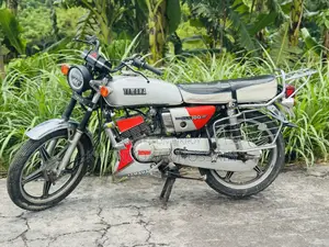 Yamaha 1983 White