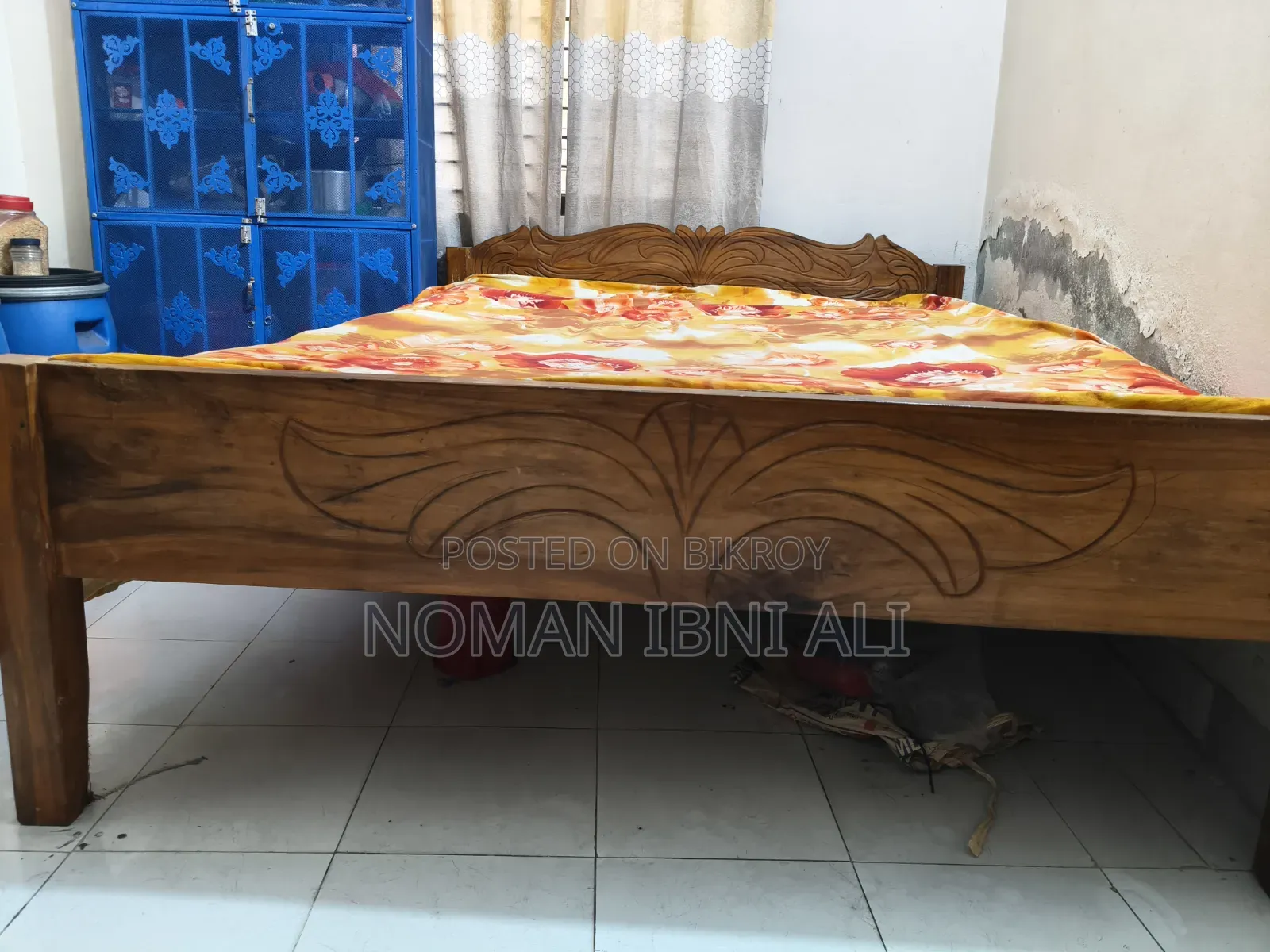 তোষক সহ একটি কাঠের খাট বিক্রি হবে (৫×৭), গাজীপুর বোর্ড বাজার বটতলা রোড
