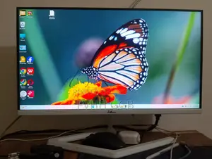 Desktop Computer 8GB AMD Ryzen 5 SSD 512GB