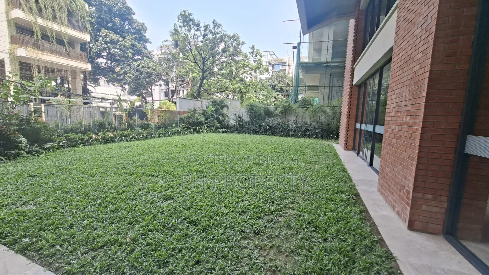 4bdrm Apartment in Gulshan for Sale