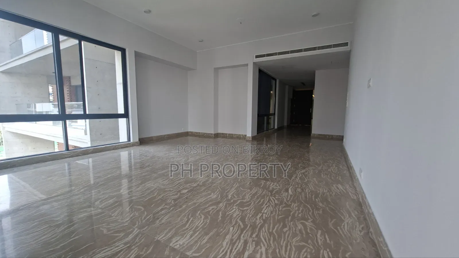 4bdrm Apartment in Gulshan for Sale