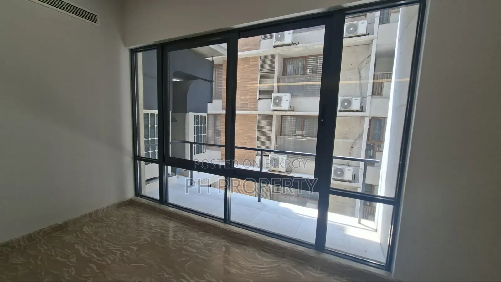 4bdrm Apartment in Gulshan for Sale