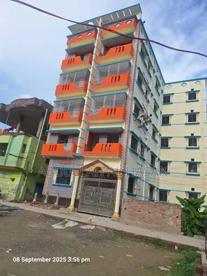 5-Story Building with 23 Flats