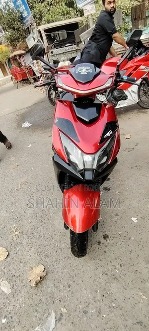 Arc Vector 2026 Red
