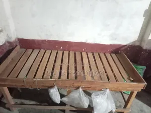 মুদির দোকান বা ব্যবসার জন্য ৪টি মজবুত মেহগনি কাঠের টেবিল