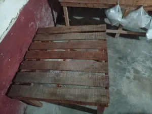 মুদির দোকান বা ব্যবসার জন্য ৪টি মজবুত মেহগনি কাঠের টেবিল