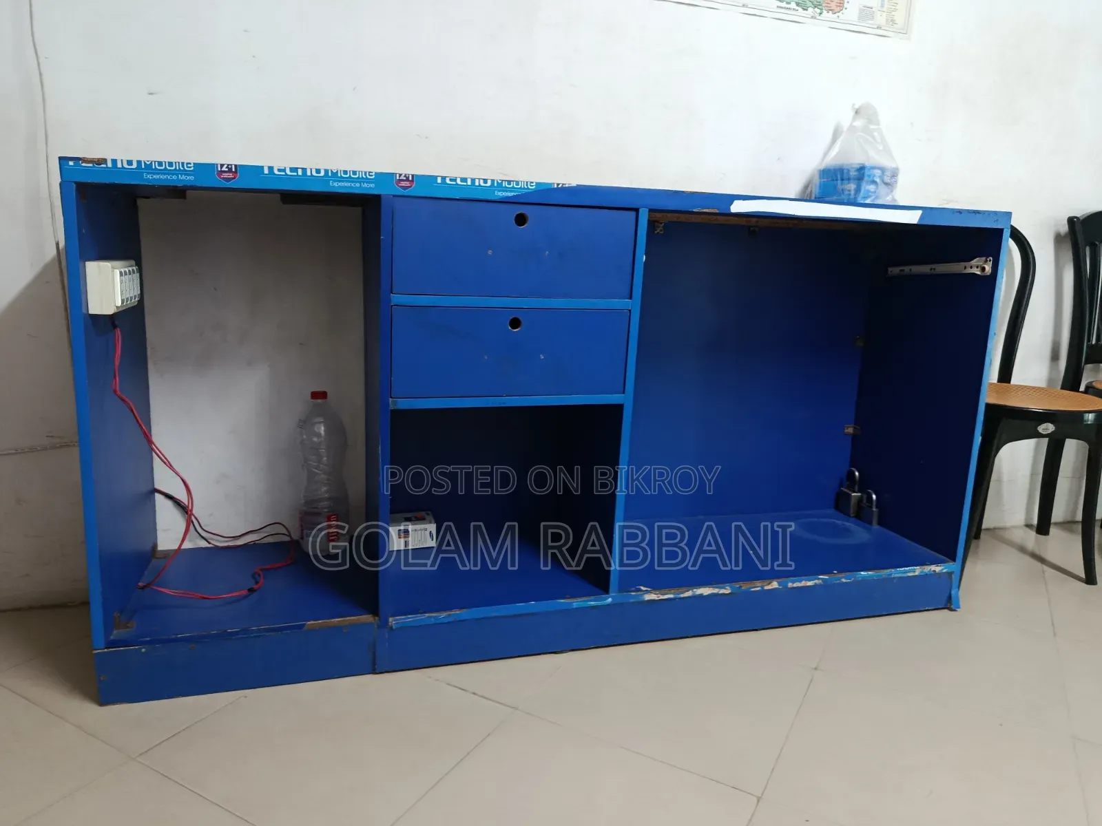 Small size table. Can be used in office or shop.