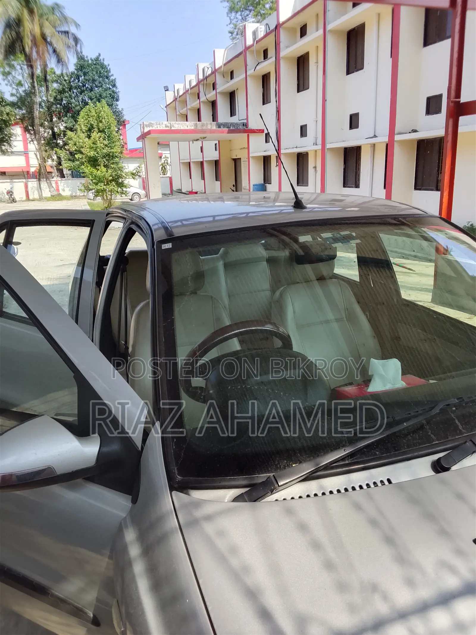 টাটা ইন্ডিগো ২০১৭ সিলভার