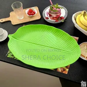 Banana Leaf Shaped Plastic Plate, Green