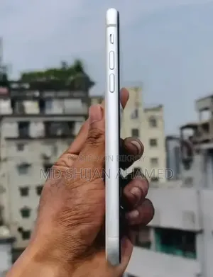 Apple iPhone XR 64 GB White