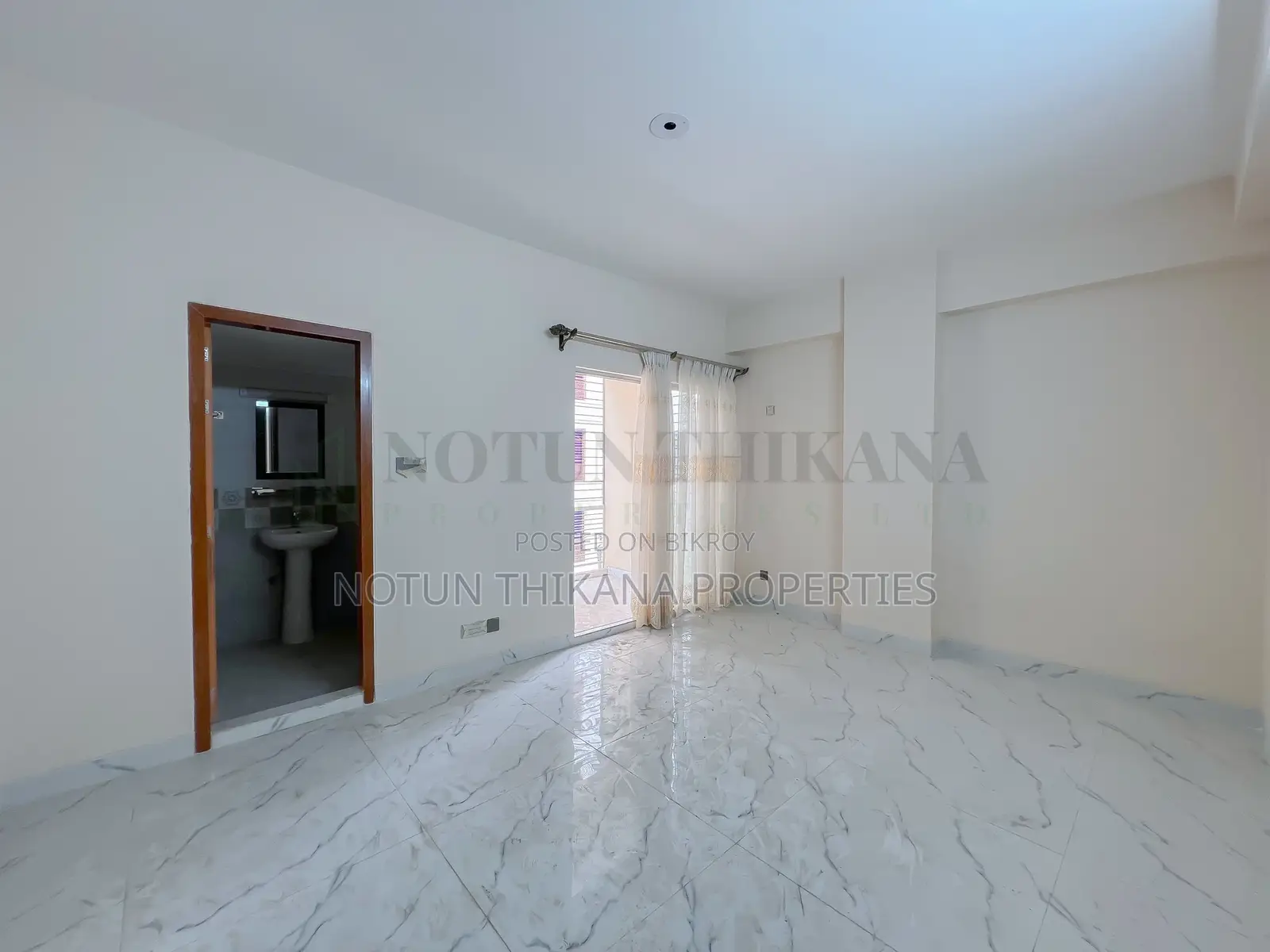 বসুন্ধরায় ৪ বেডরুমের অ্যাপার্টমেন্ট ভাড়ার জন্য
