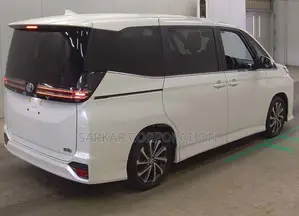 Toyota Voxy 2023 Pearl
