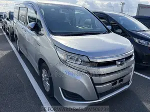 Toyota Noah 2021 Silver