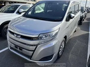 Toyota Noah 2021 Silver