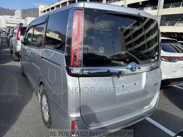 Toyota Noah 2021 Silver