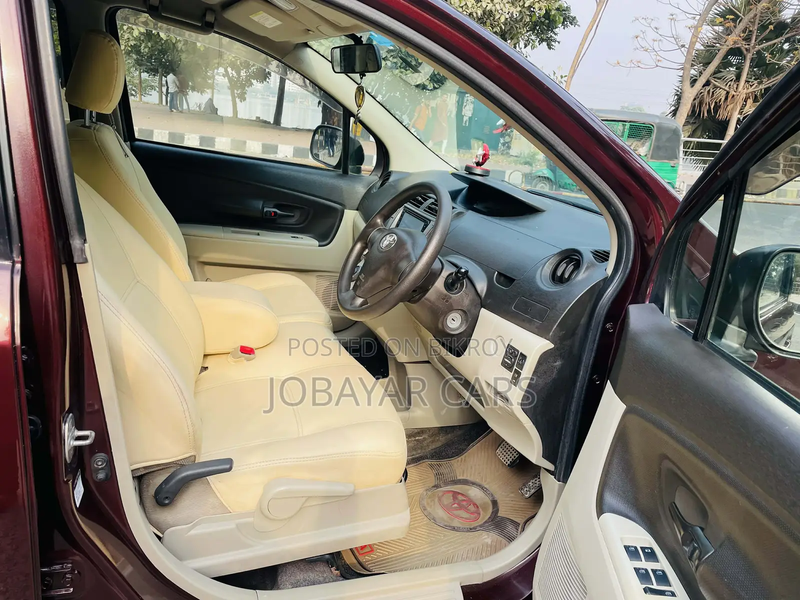 New Toyota Passo Sette 2009 Maroon