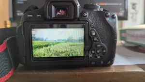 Cannon 700d
