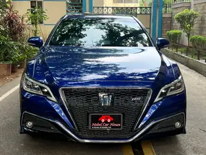Toyota Crown 2018 Blue