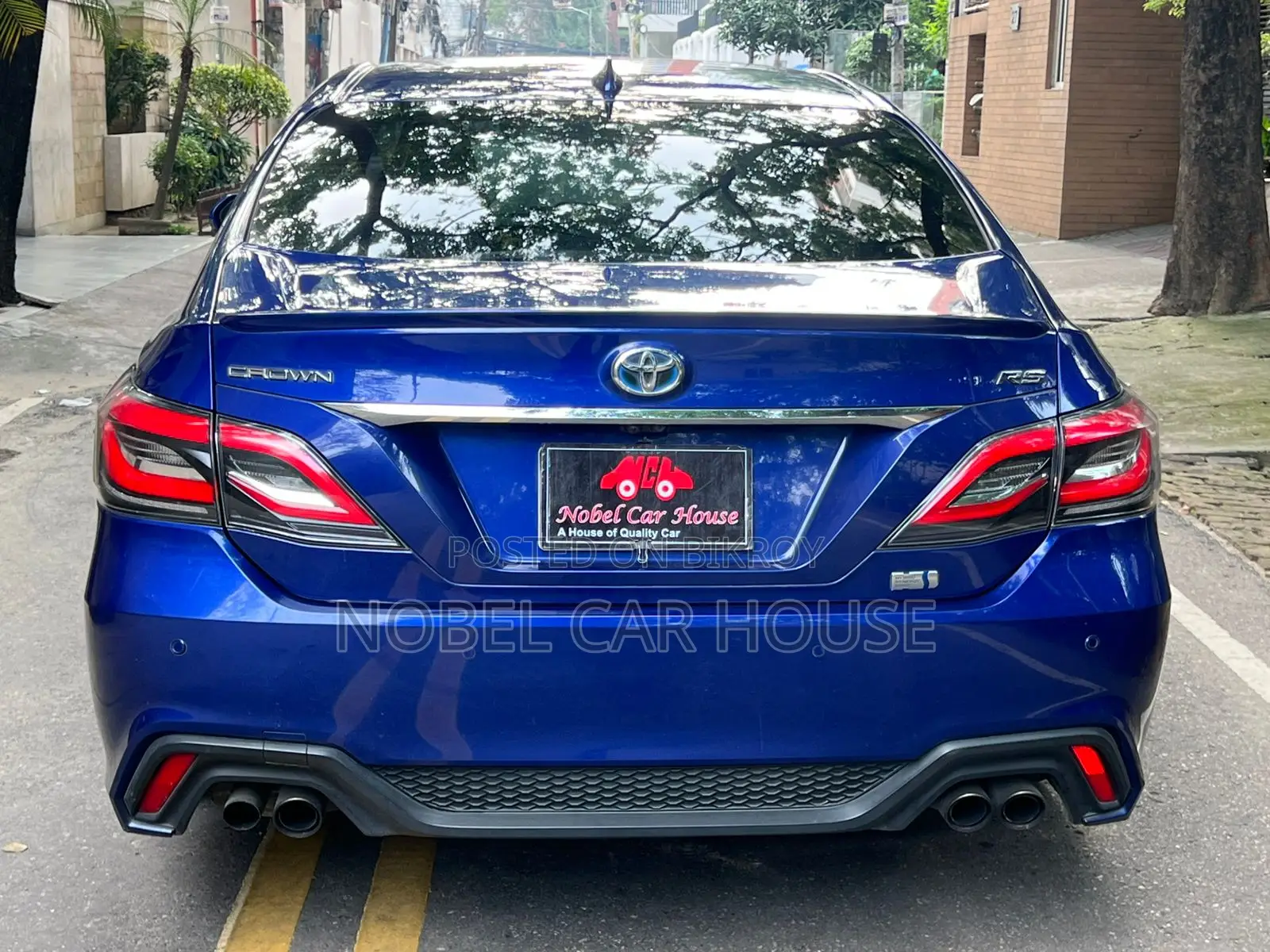 Toyota Crown 2018 Blue