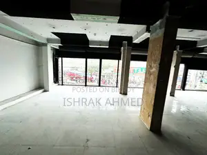 শহীদ হাদিস পার্কের সামনে আকর্ষণীয় কমার্শিয়াল স্পেস ভাড়া হবে