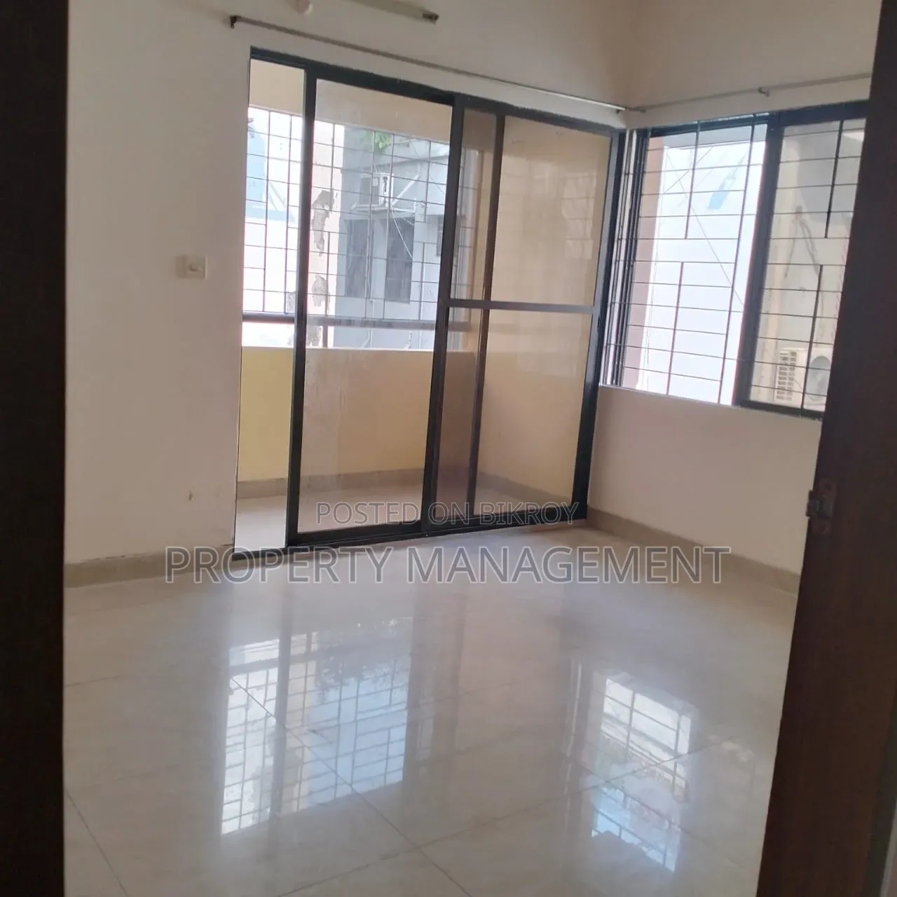 2300sqft Office Rent