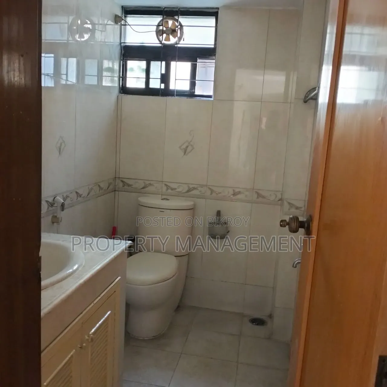 2300sqft Office Rent