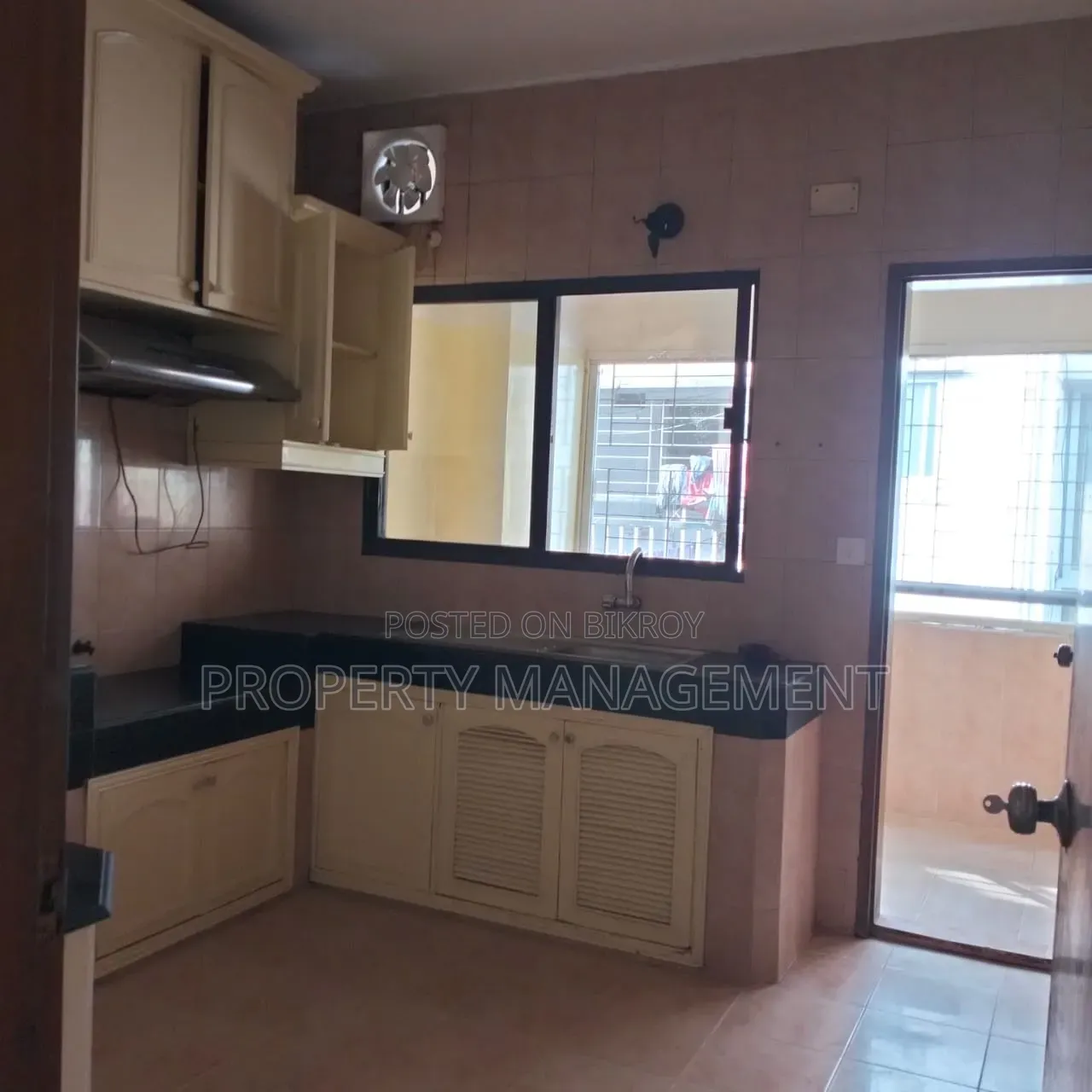 2300sqft Office Rent