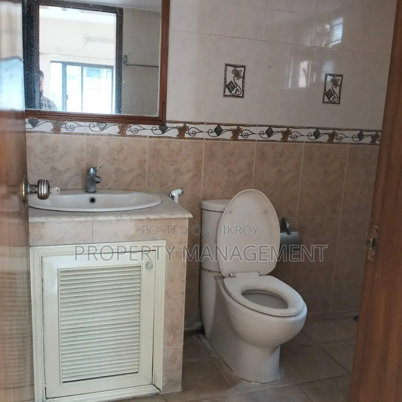 2300sqft Office Rent