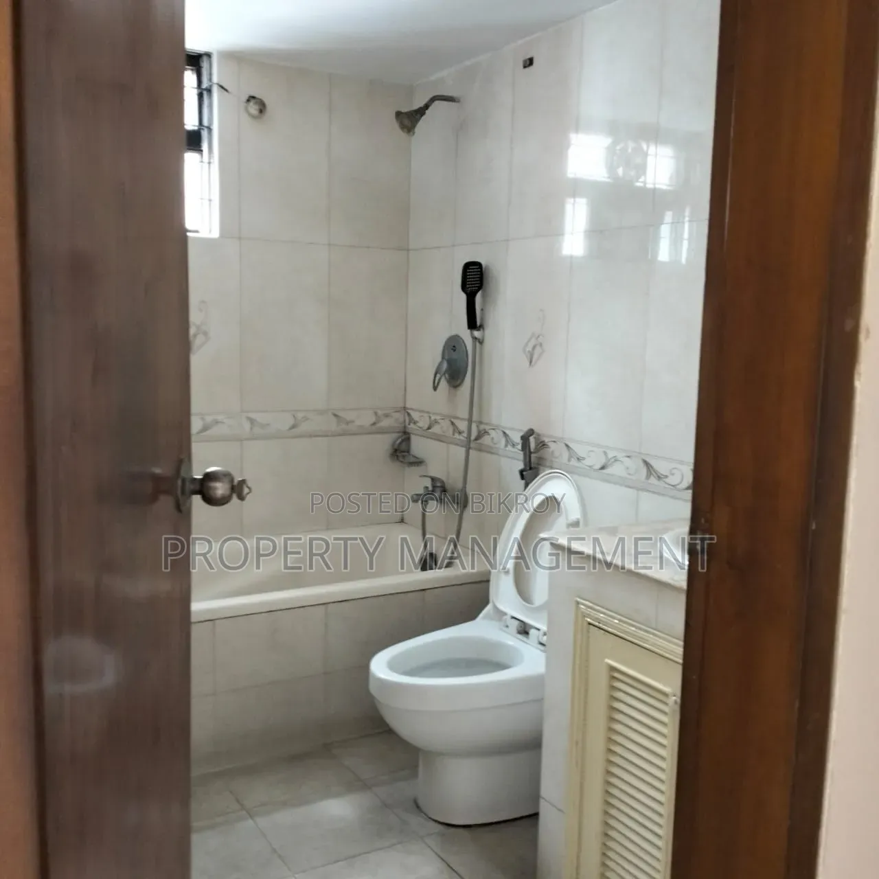 2300sqft Office Rent