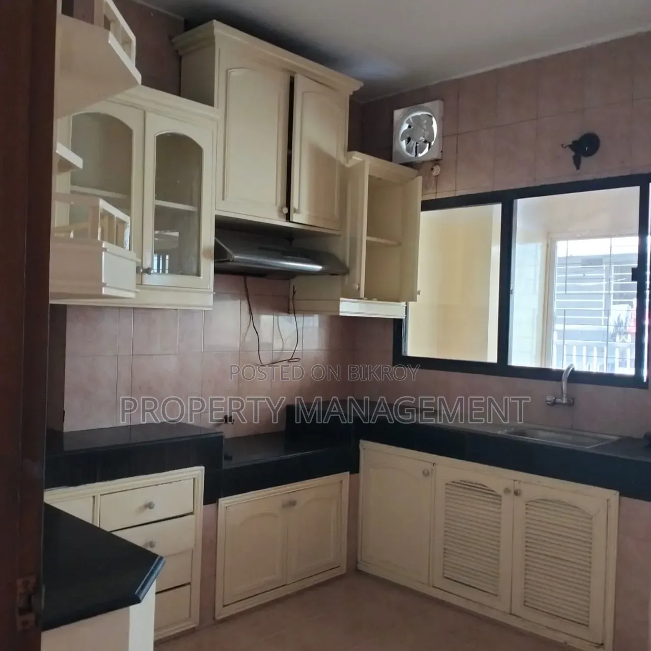 2300sqft Office Rent