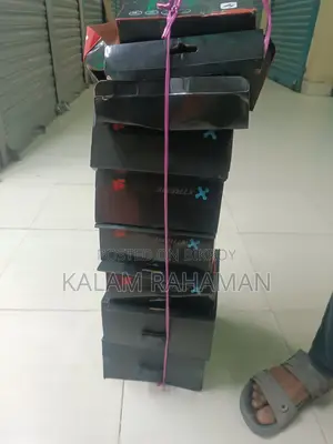 ৮টি হেডফোন