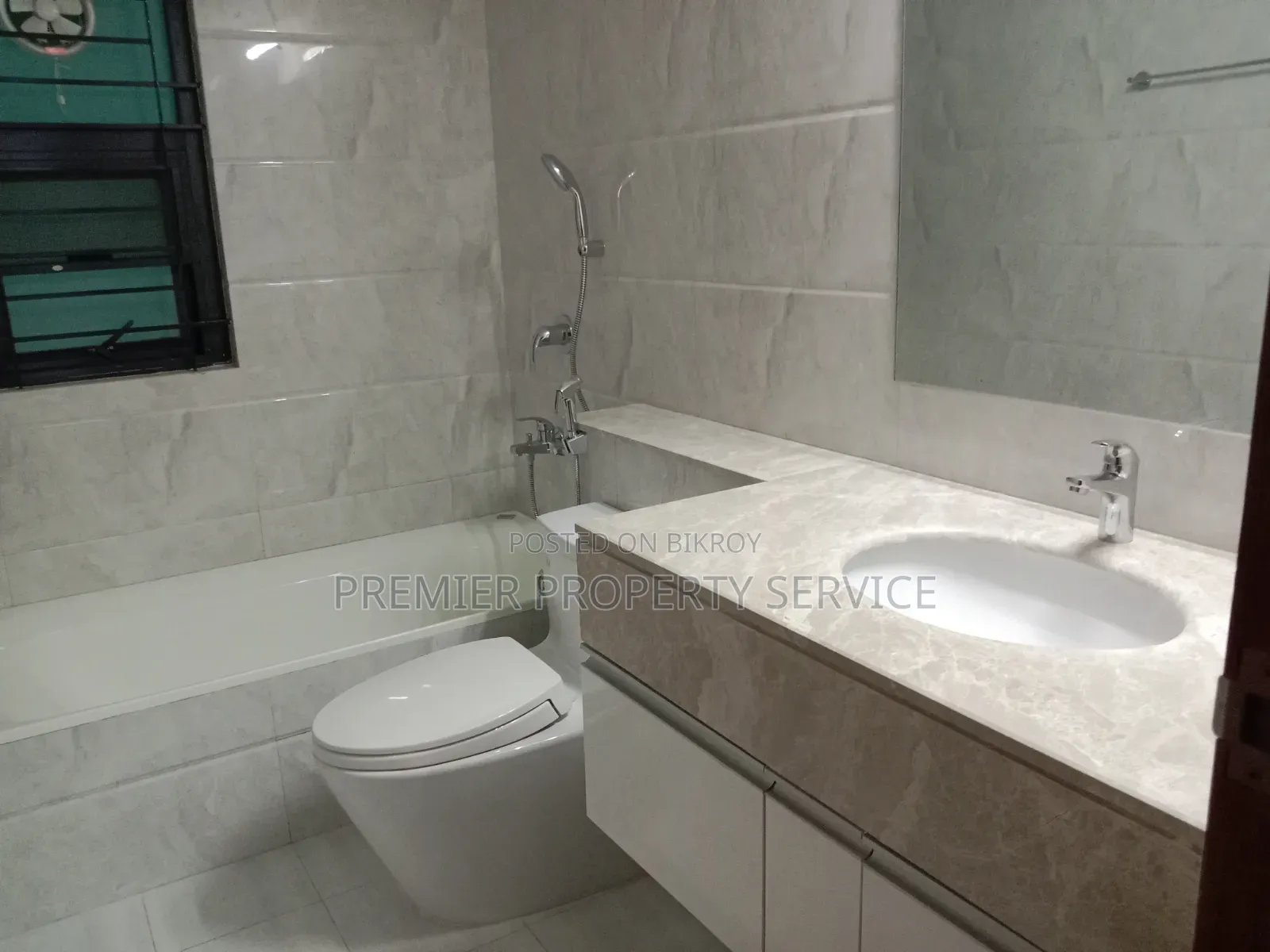 3bdrm Apartment in Premier Property, Gulshan for Sale